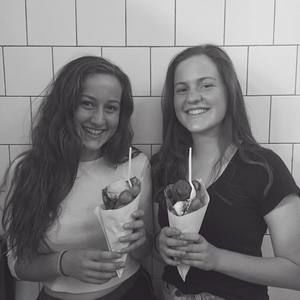 Meet your Posher, Amelia